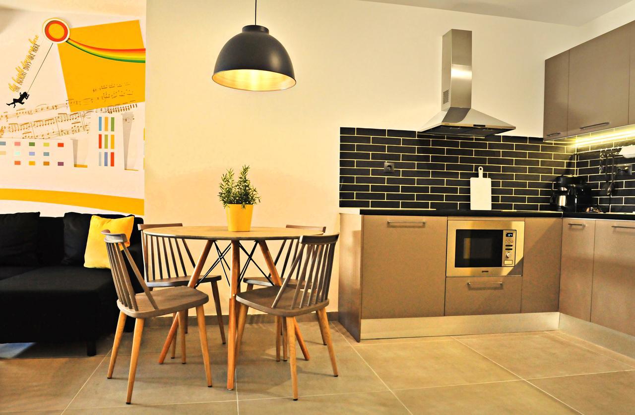 The Athenians Modern Apartments Buitenkant foto