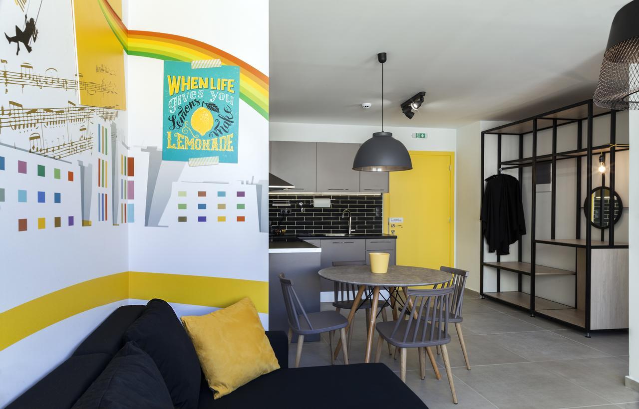 The Athenians Modern Apartments Buitenkant foto